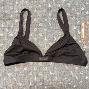 Skims Swim fixed triangle top, Onyx XL NWT